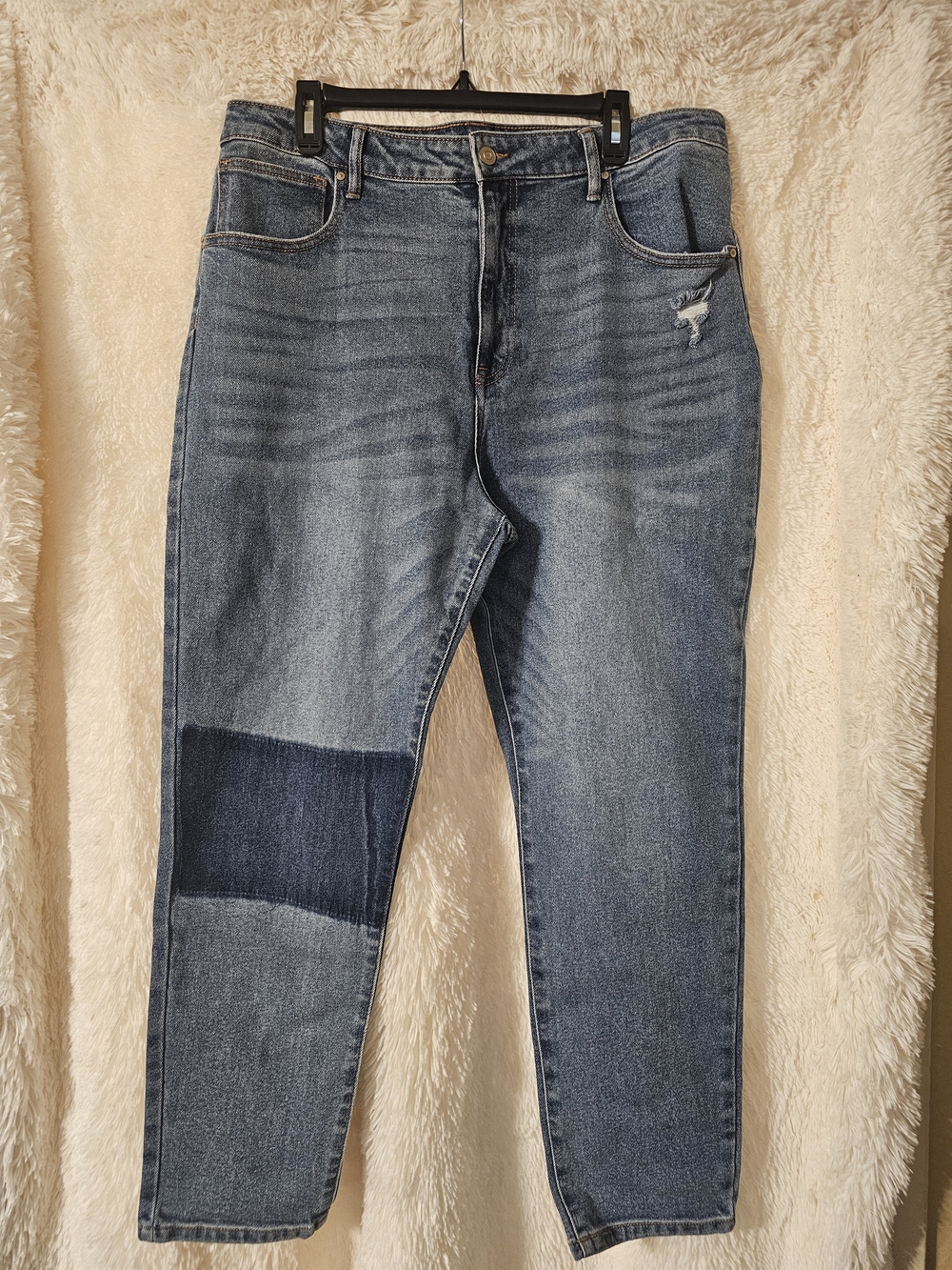 No Boundaries Women's Skinny Jeans in Medium Blue with Dark Blue Patch